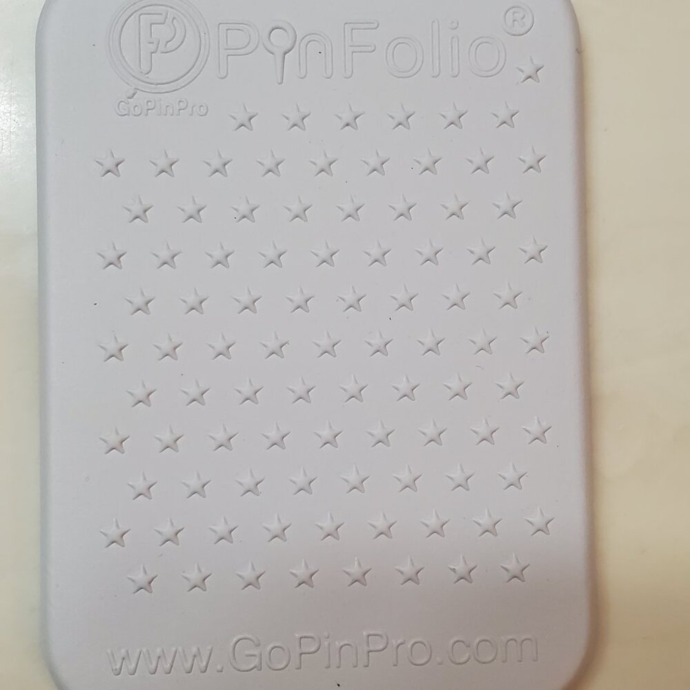 Go Pin Pro White Mini Pinfolio Pin Board  - Brand New